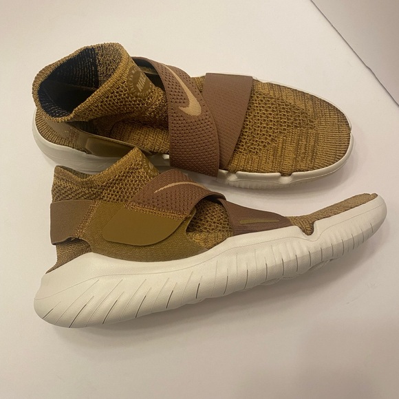 Nike Free RN Motion Flynit 2018 Golden Beige Women’s 10.5 Men’s 9 Athletic Shoe - Picture 3 of 14